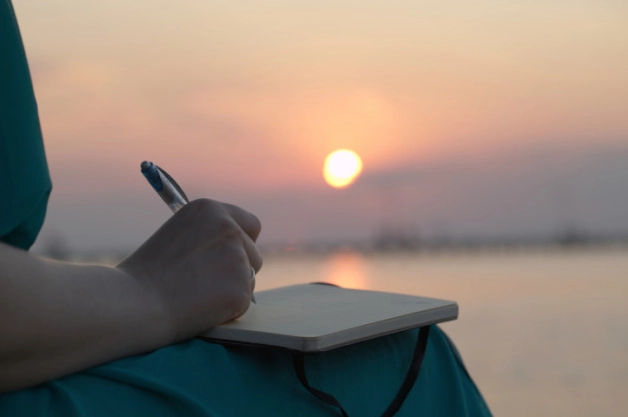 10 Incredible Stories of Alleged Interplanetary Tourism — What #2 Brought Back Is Simply Bizarre