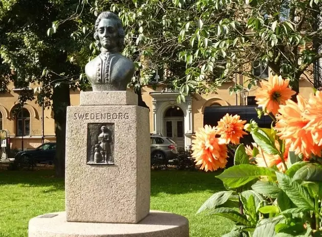 10 Incredible Stories of Alleged Interplanetary Tourism — What #2 Brought Back Is Simply Bizarre